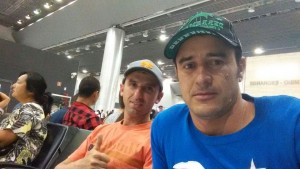 Fernando Duarte e Adilson Tolentino em Guarulhos embarcando para o México 